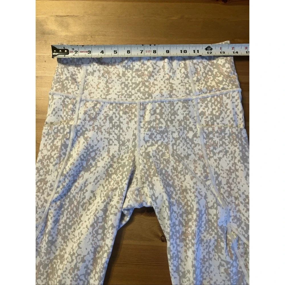 Athleta Women's Salutation Stash Pocket‎ Serpent Light Print Leggings Medium